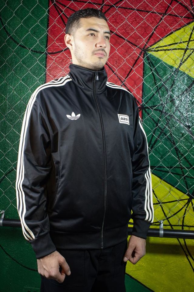 Chamarra track Adidas x Oasis
